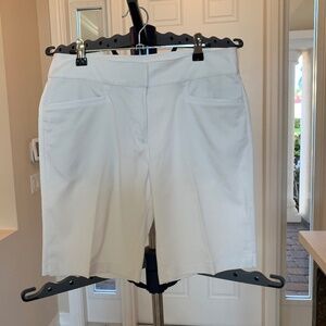 PGA Tour White Golf Shorts sz 6